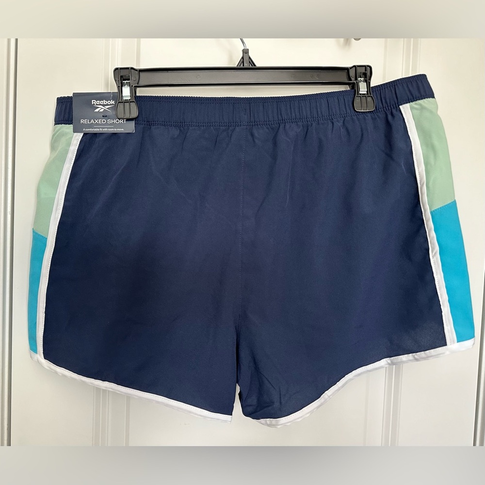 Reebok Relax Short Women’s Sport Size L NWT - Picture 2 of 8